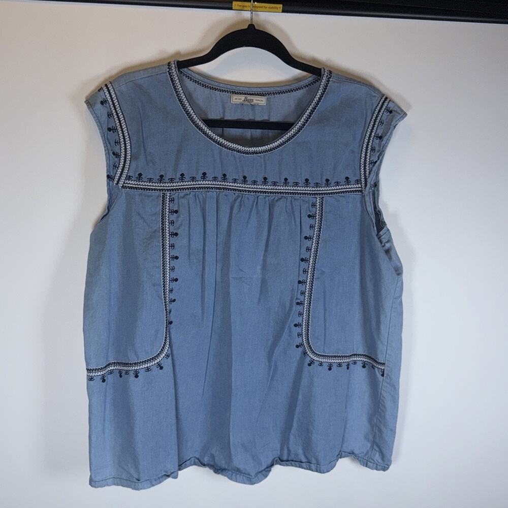 G.H. Bass & Co. chambray top size Bohemian Embroidered Top Estimated L-XL